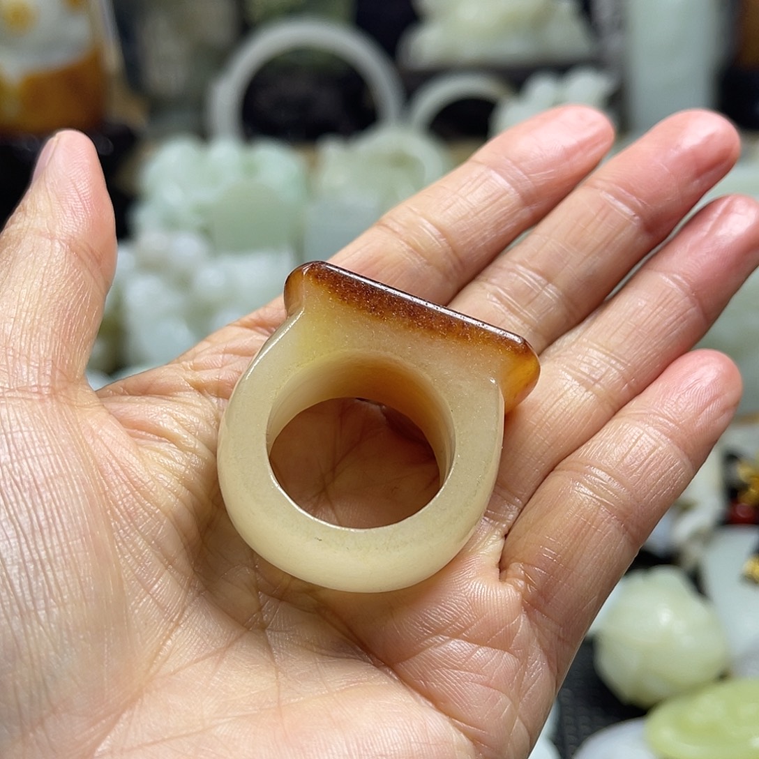 和田玉（糖玉）未镶嵌挂件