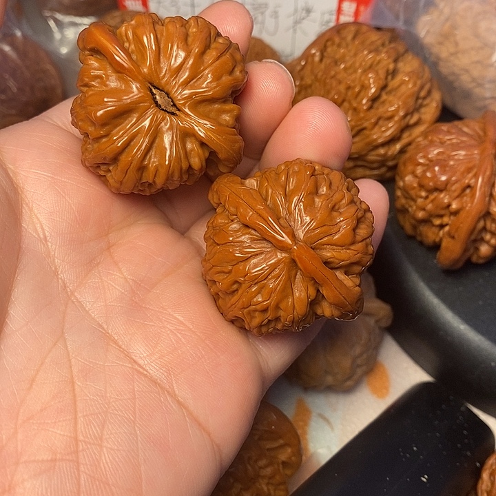 硬***核文玩核桃把件白40