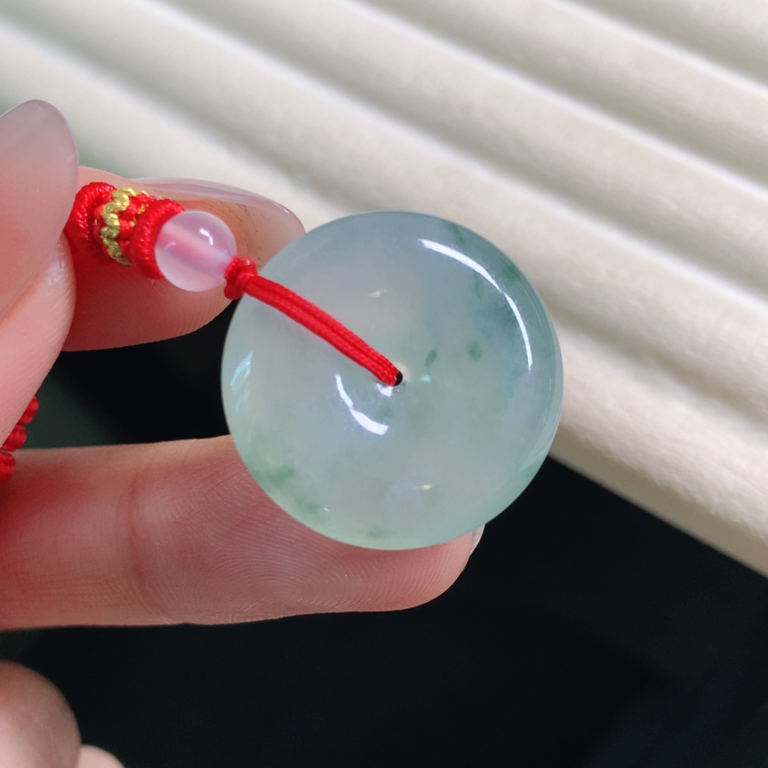 翡翠颈饰未镶嵌扣子