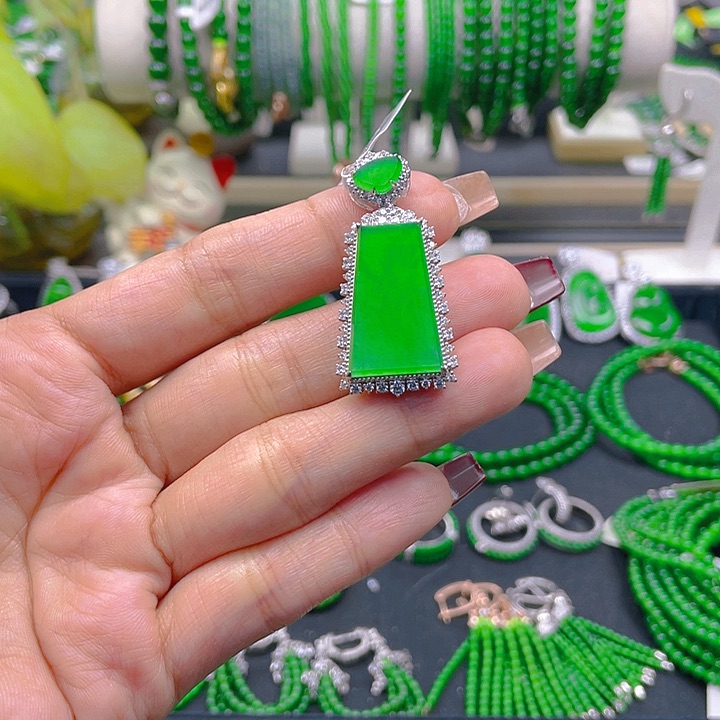 翡翠颈饰银S925镶嵌一刀切无事牌