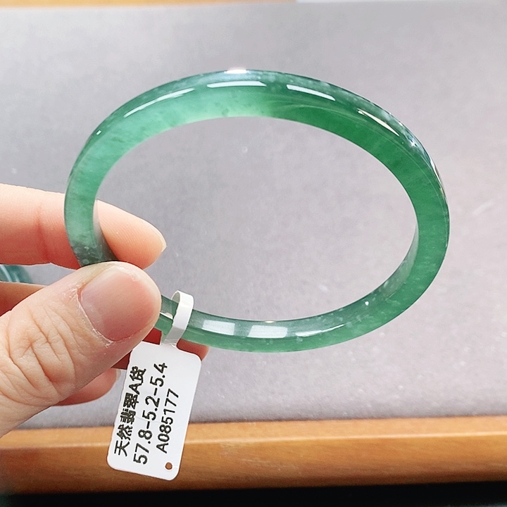 【闪购商品】翡翠手镯（圆镯）未镶嵌