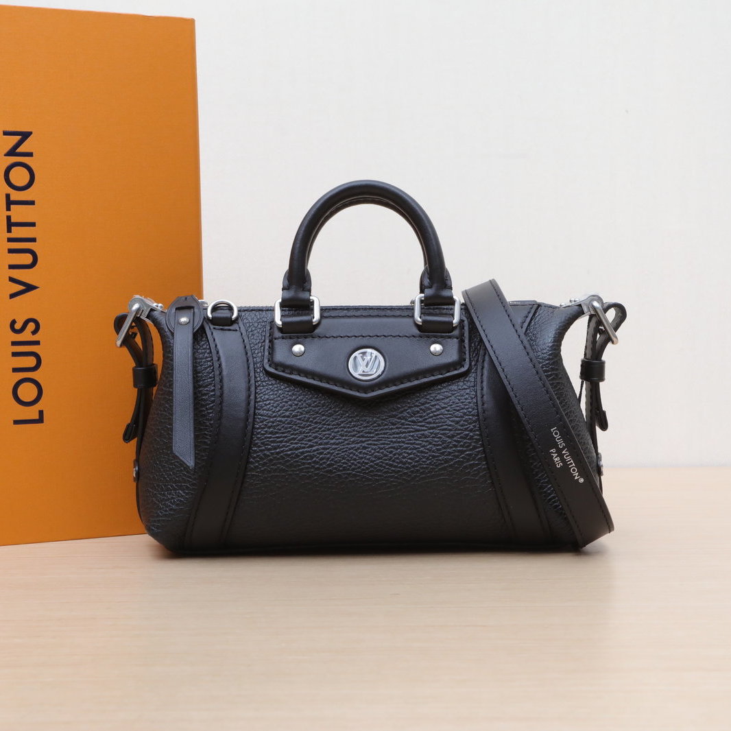 99新 LouisVuitton/路易威登 小花6欢 黑色 银扣 芯片手提单肩包 