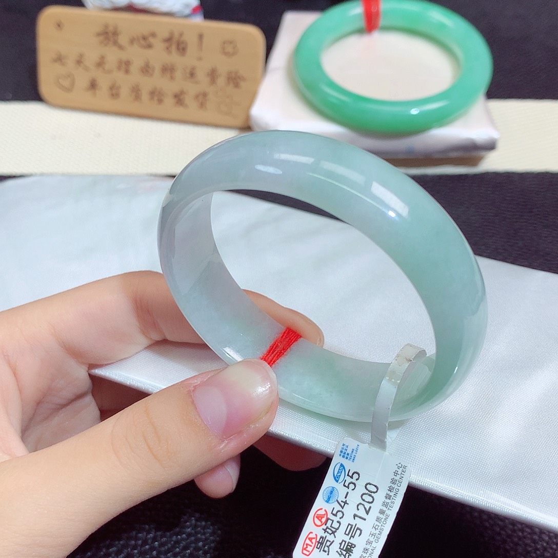 翡翠未镶嵌手镯1200