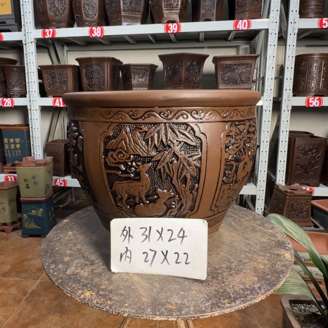 紫砂花盆，有1厘米左右尺寸差距，有色差