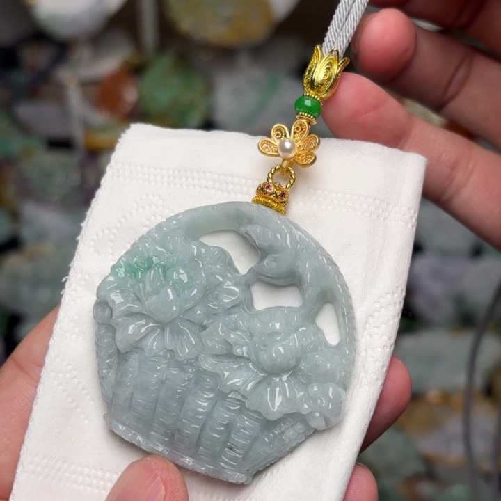 翡翠颈饰未镶嵌吊坠