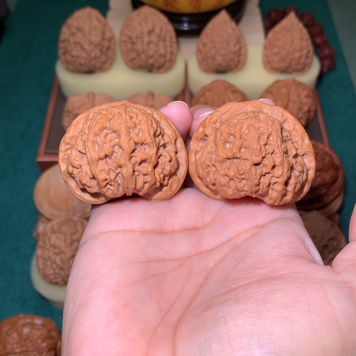 老***父核桃文玩核桃把件龙洞峪