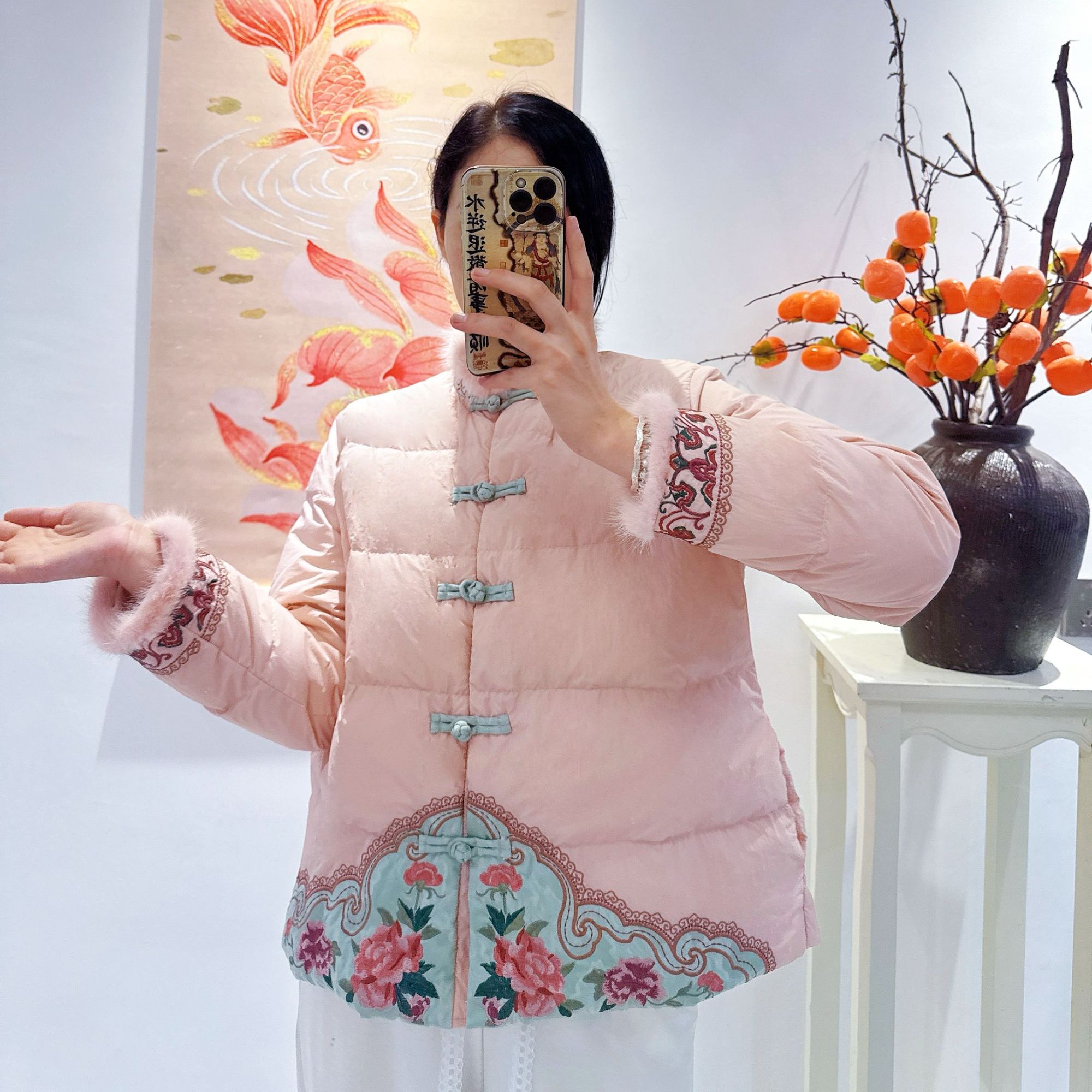 90白鹅绒中国风刺绣短款鹅绒服
