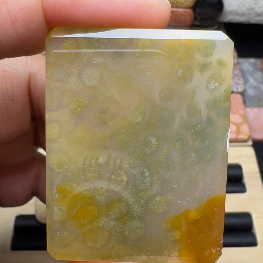 硅化玉未镶嵌纯天然色有机玉石保真色哇塞