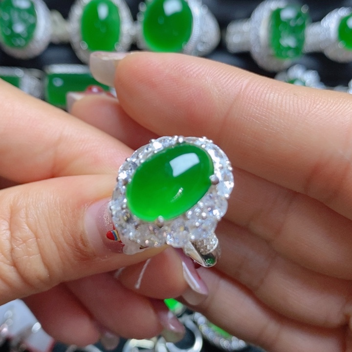 翡翠挂件银S925镶嵌蛋面女戒