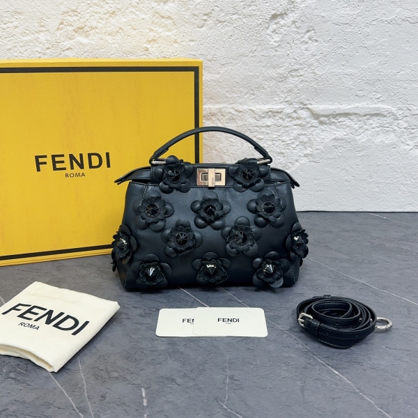 95新/芬迪/市场价18100/包包/250226XZ0033