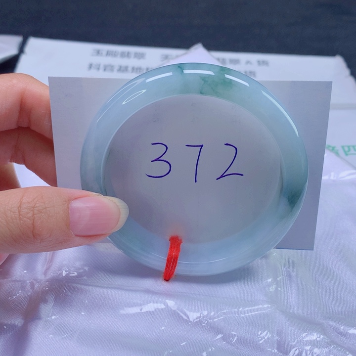 翡翠未镶嵌手镯57圈口