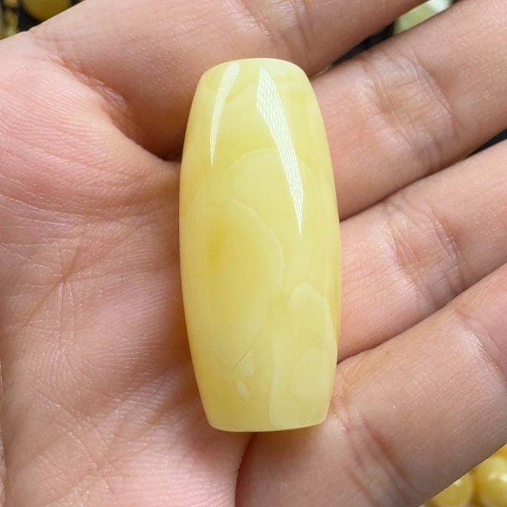 蜜蜡未镶嵌珠宝奇石