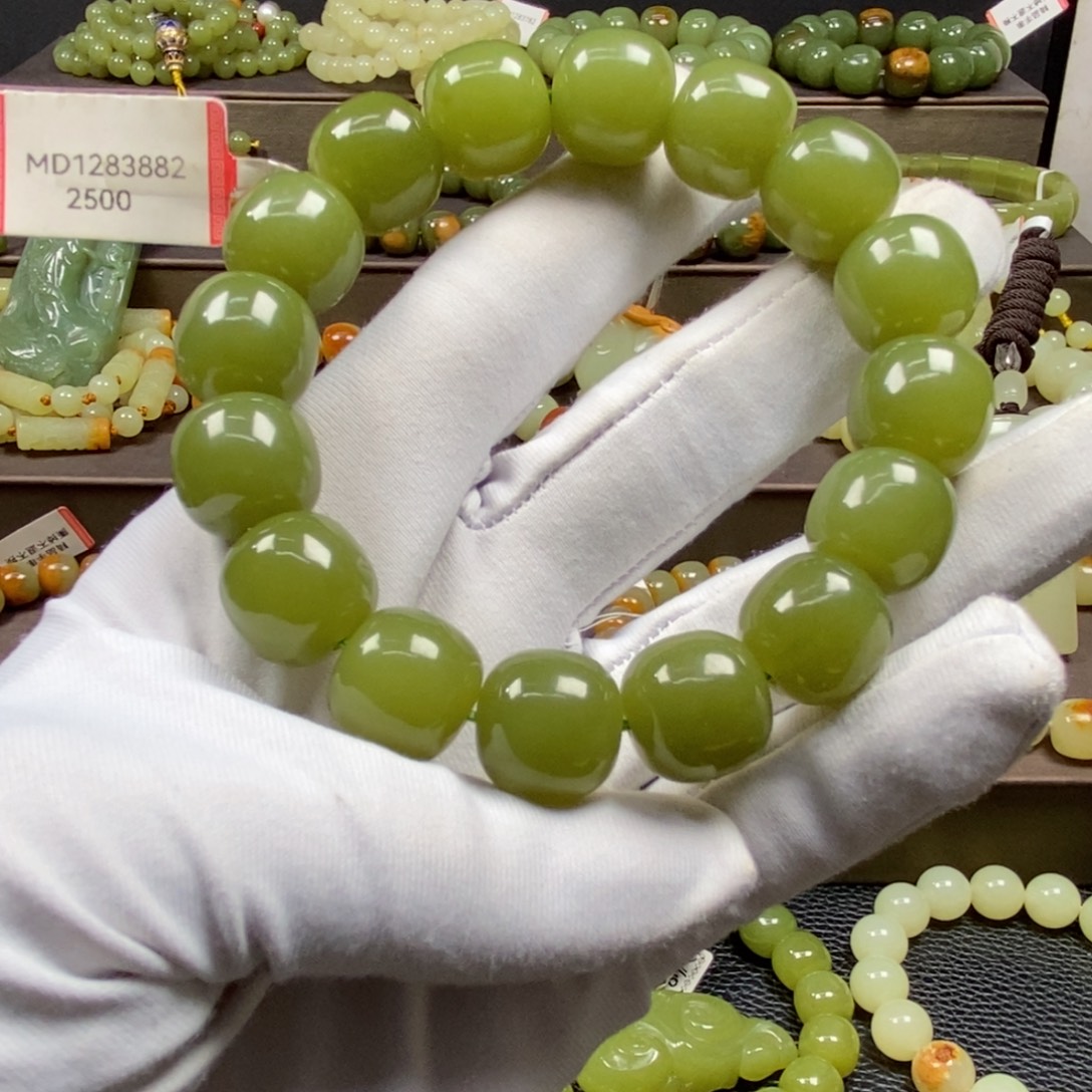 未镶嵌手链透闪石质玉