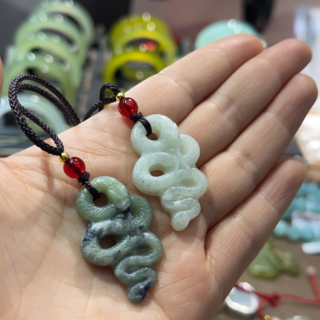 岫玉手镯未镶嵌手镯