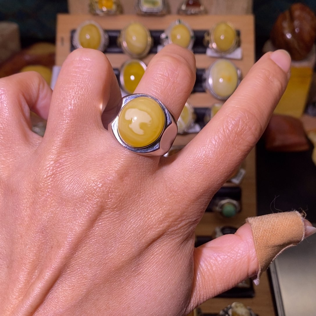 蜜蜡戒指银S925镶嵌于****、