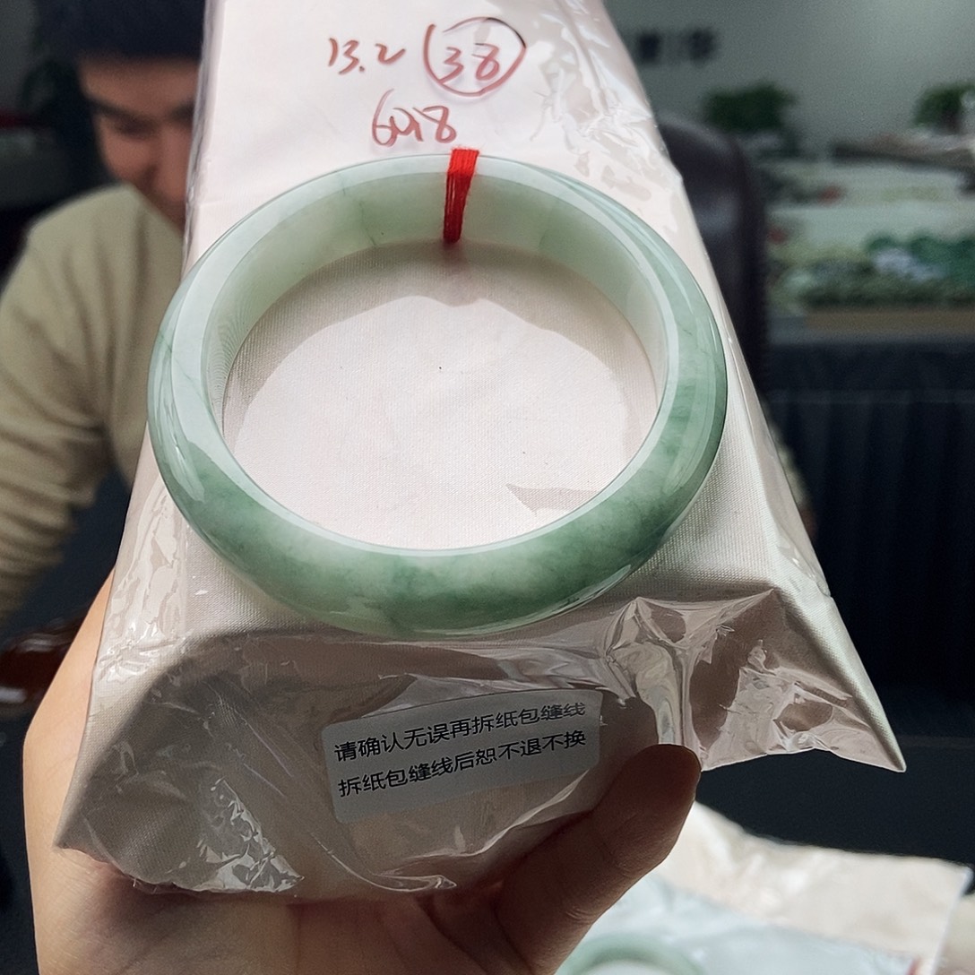 翡翠未镶嵌手镯拍一发一