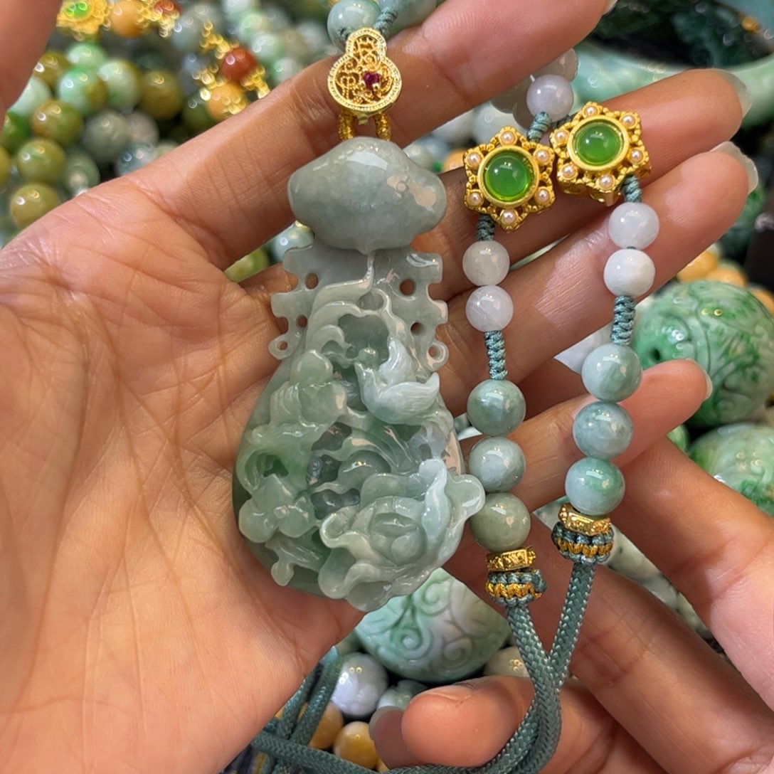 翡翠颈饰未镶嵌待编款