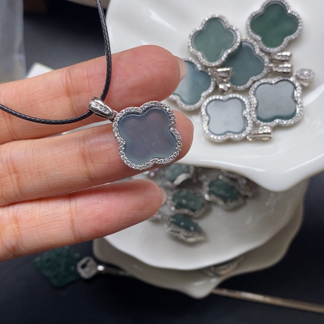 翡翠颈饰未镶嵌翡翠