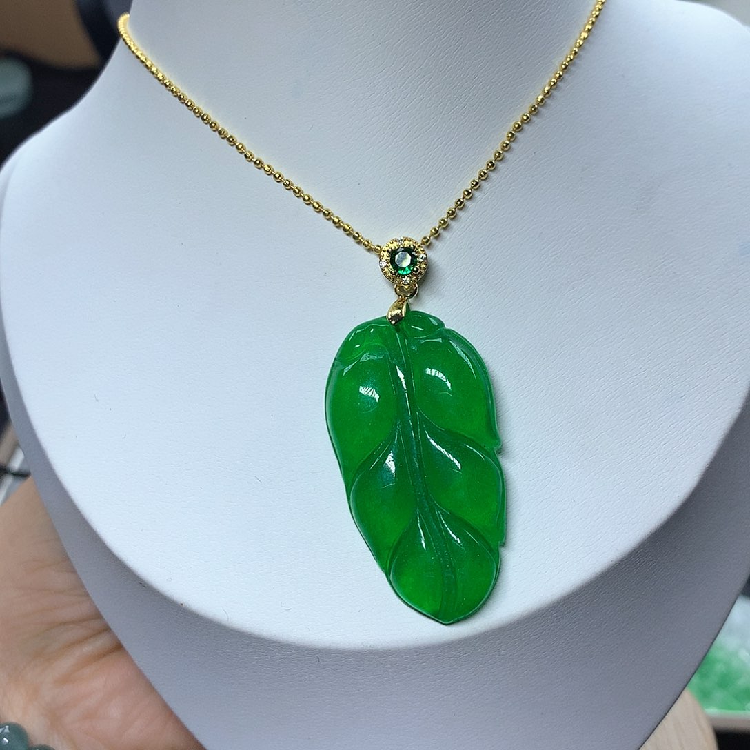 翡翠颈饰未镶嵌我