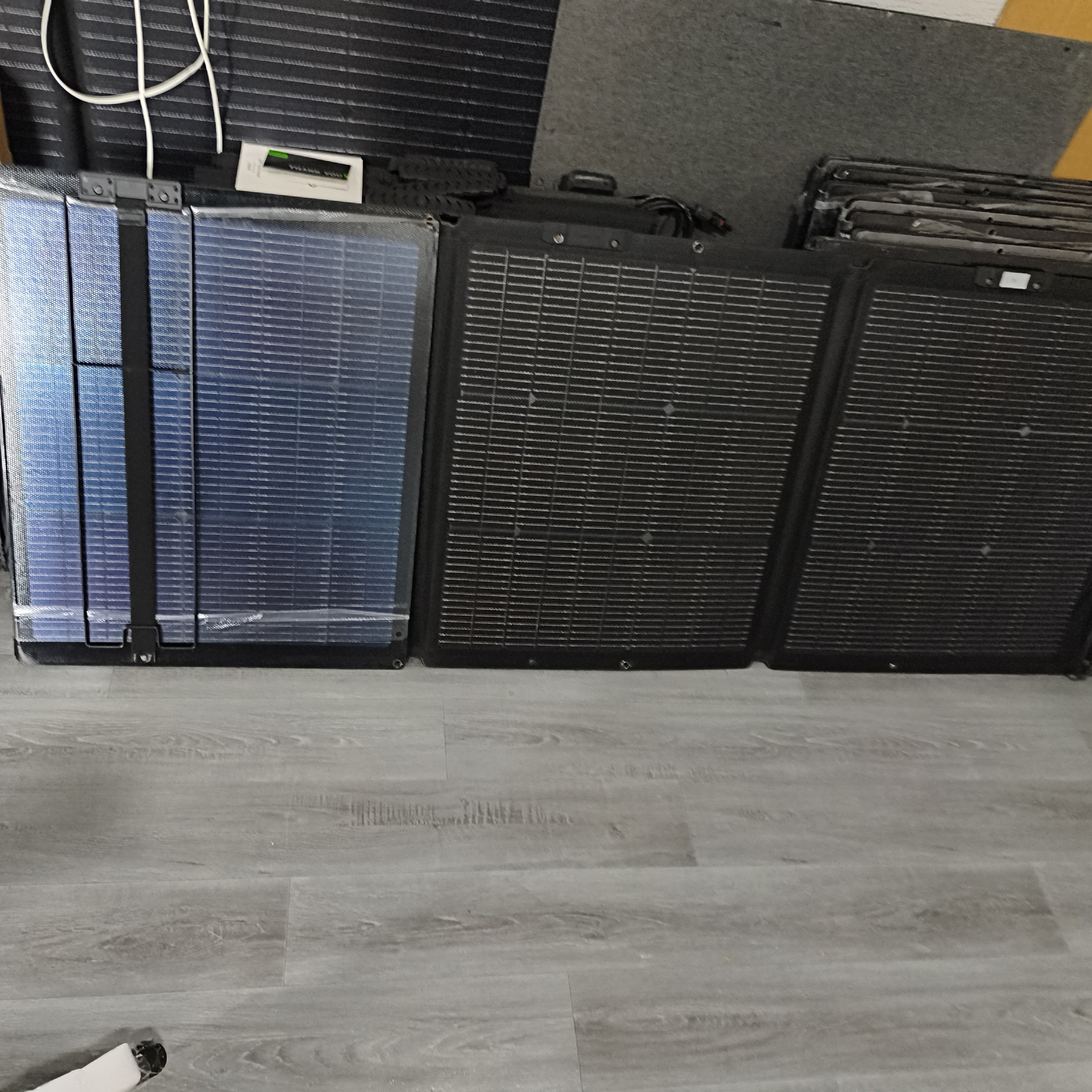 220瓦折叠便携太阳能板双面发电适用户外露营