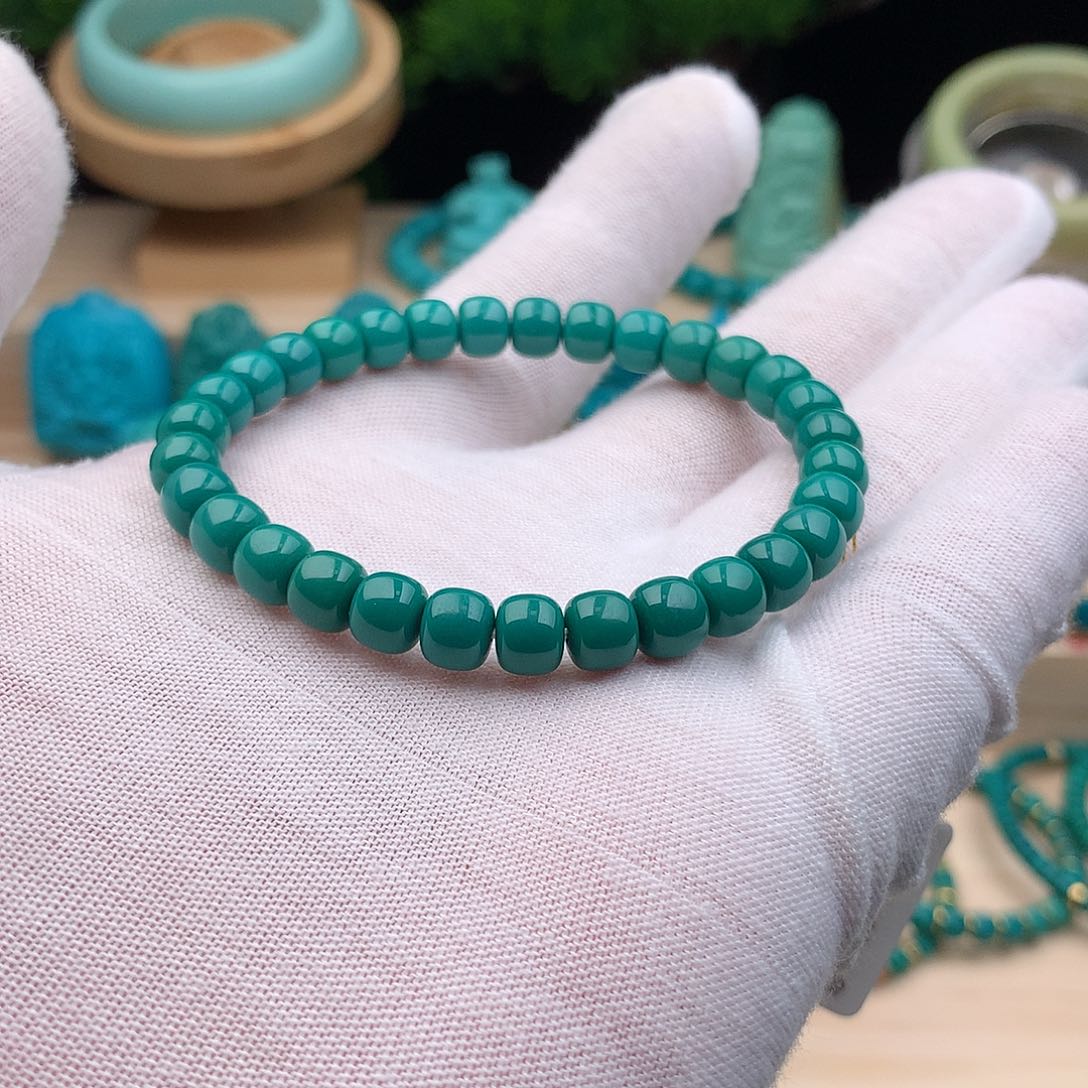 绿松石未镶嵌颈饰