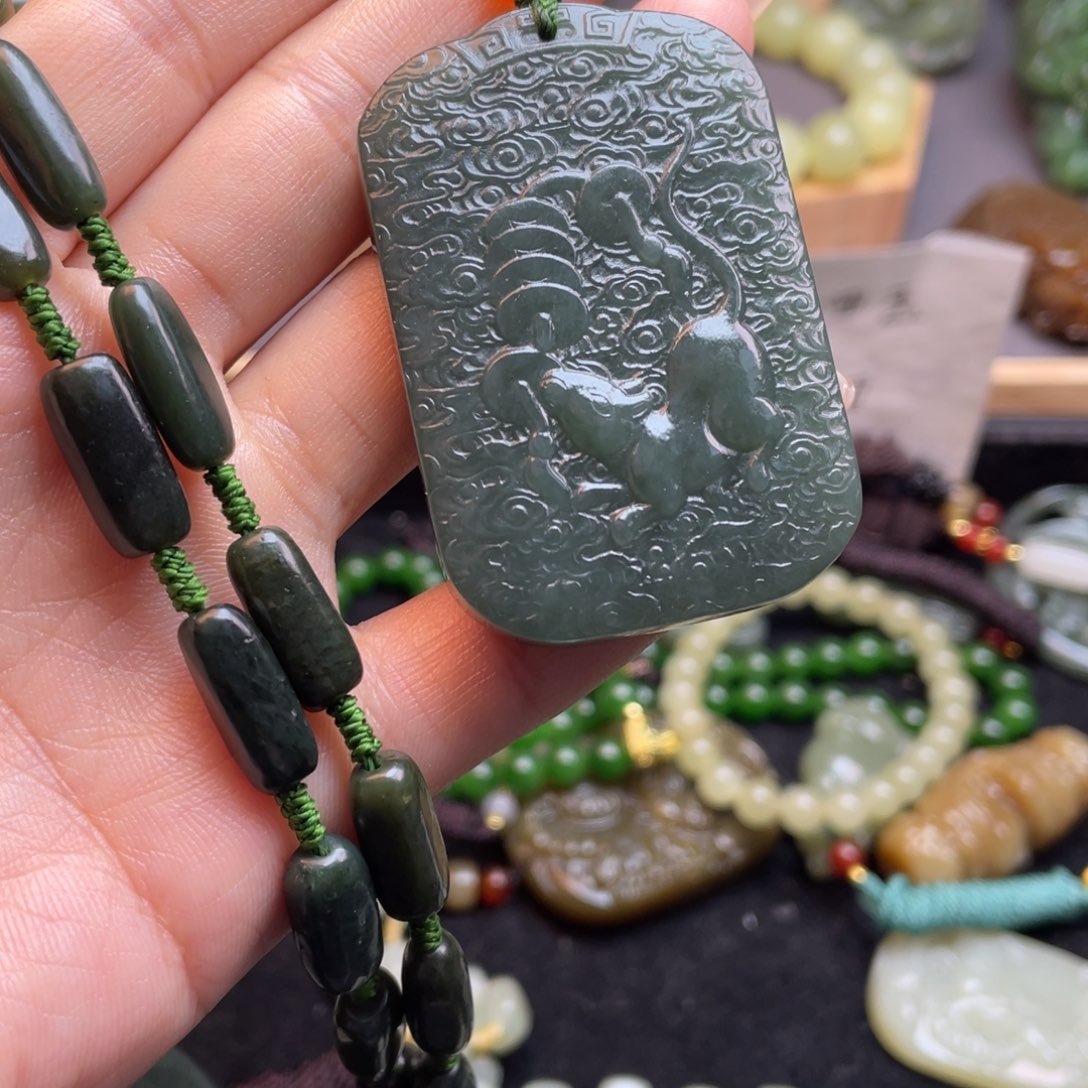 和田玉颈饰未镶嵌