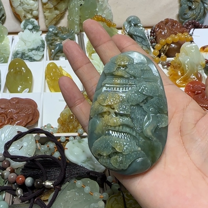 蛇纹石玉吊坠未镶嵌