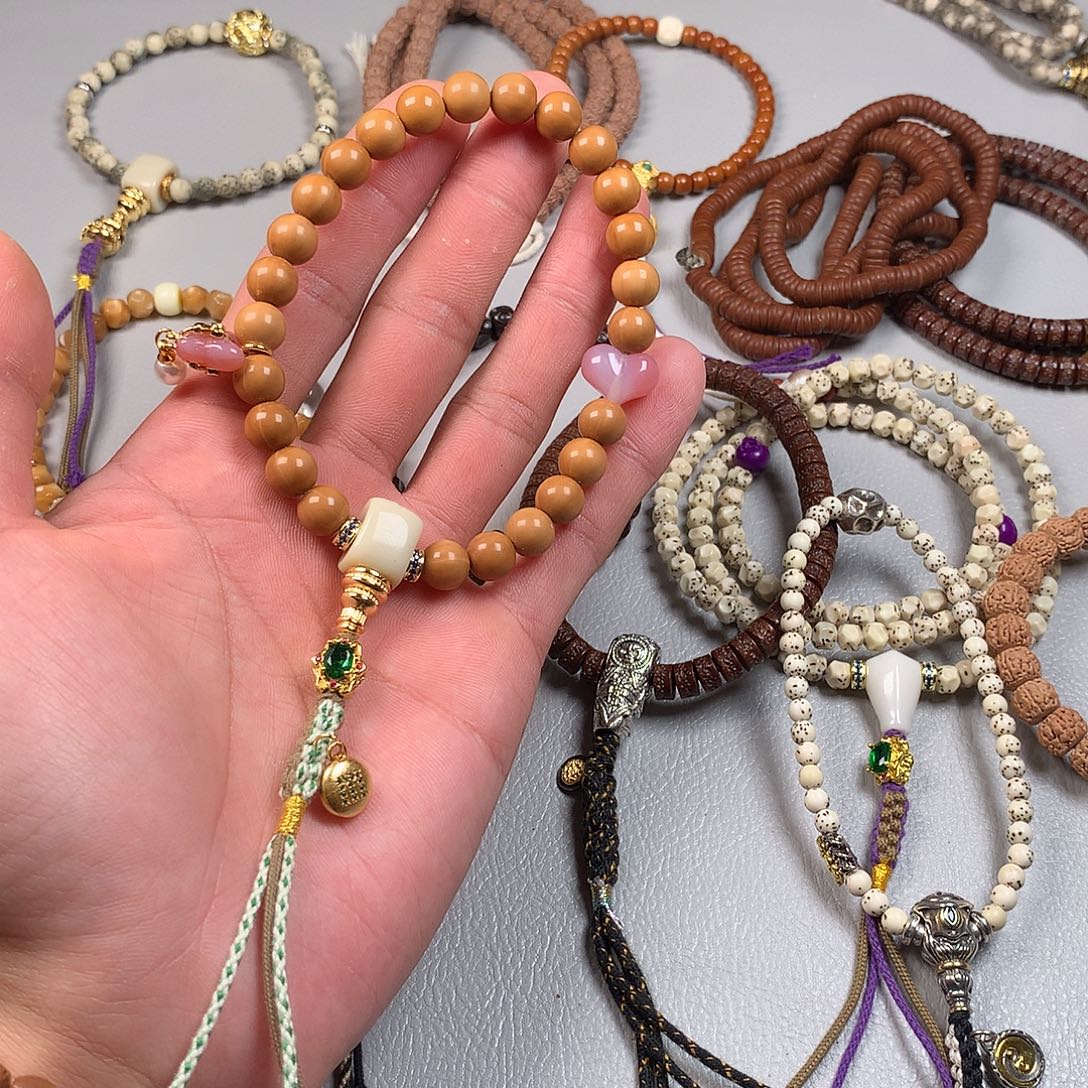 吊坠猴头核桃。。。。。。。。。。