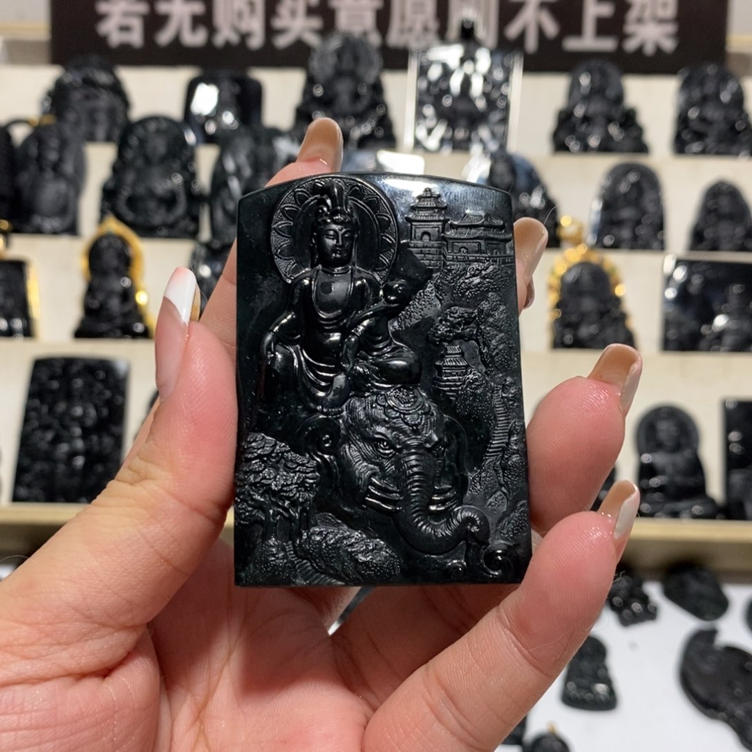 翡翠颈饰未镶嵌杰***歌翡翠