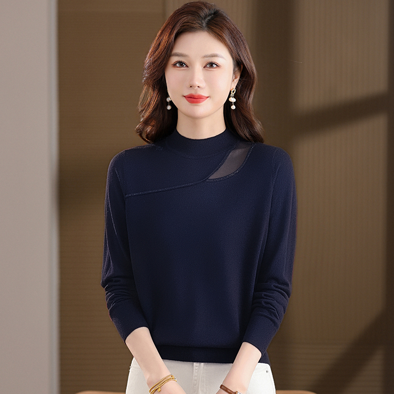 2025年秋季新款女装圆领长袖时尚洋气款宽松显瘦款百搭套头上衣