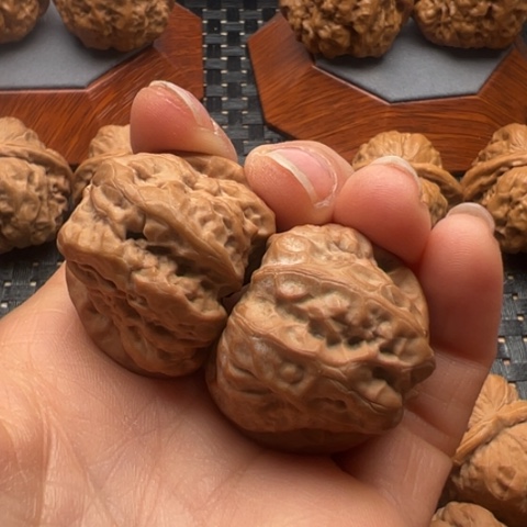文玩核桃把件?****。边35左右