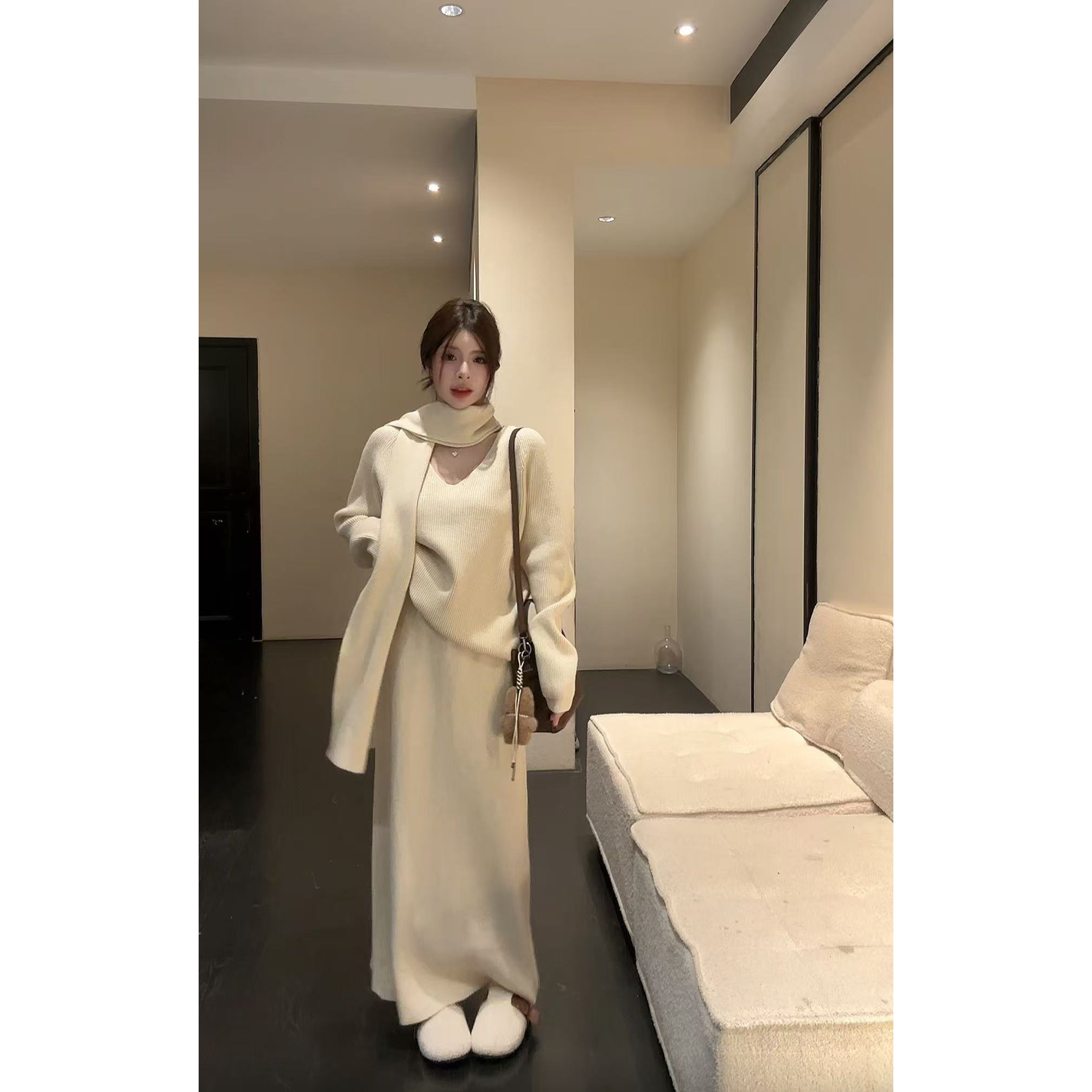 【HuiHui】极简风针织休闲森系时尚套装带围巾三件套毛衣女（L0393）