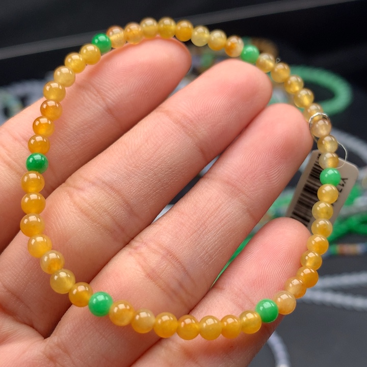 翡翠手镯未镶嵌卡