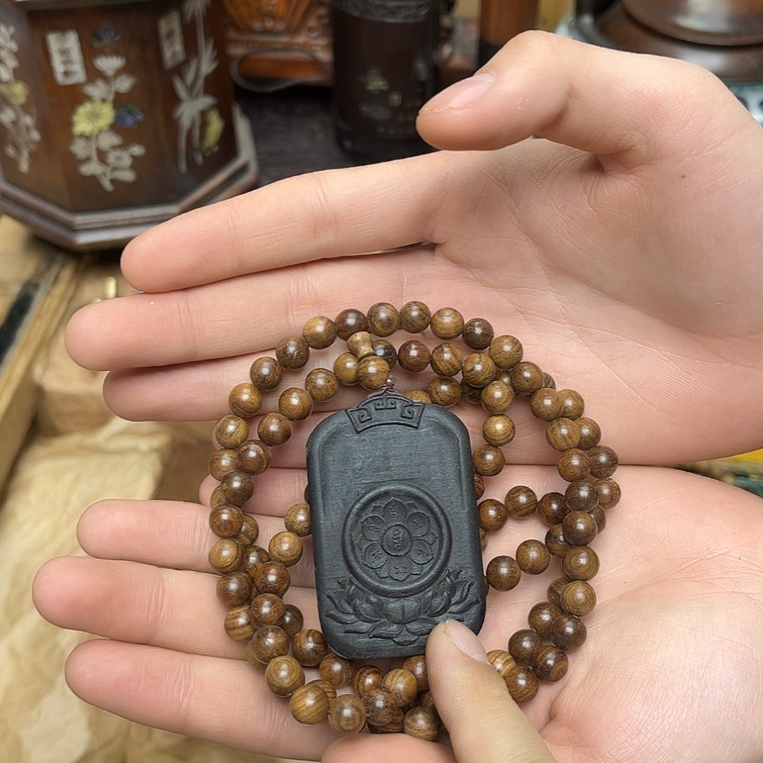 大叶紫檀（黑酸枝木类）