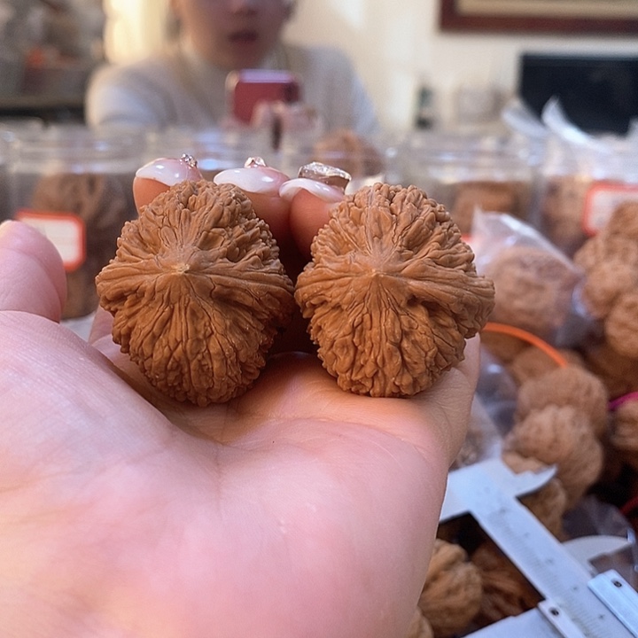 文玩核桃吊坠33大蒜头有水尖