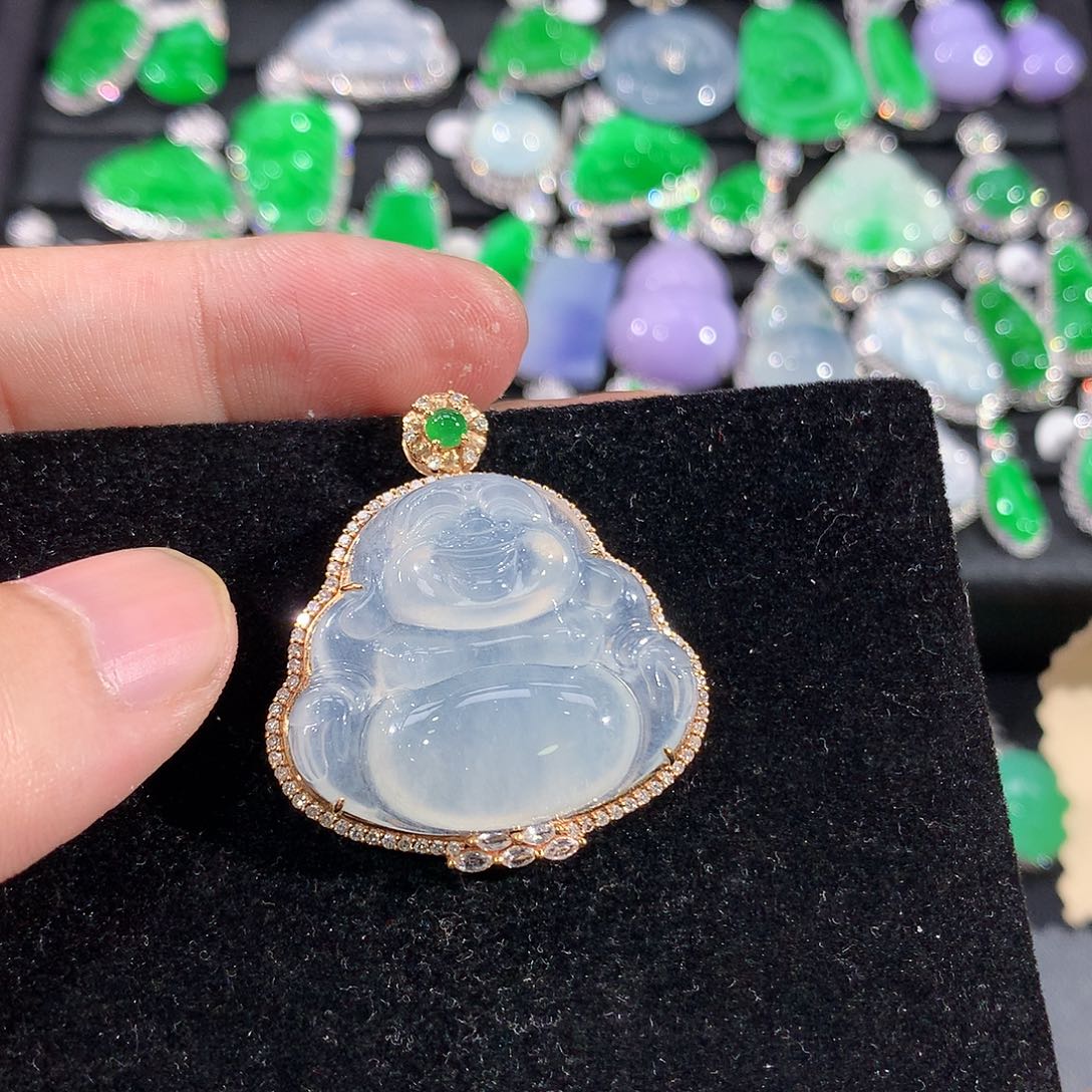 翡翠18K金镶嵌颈饰