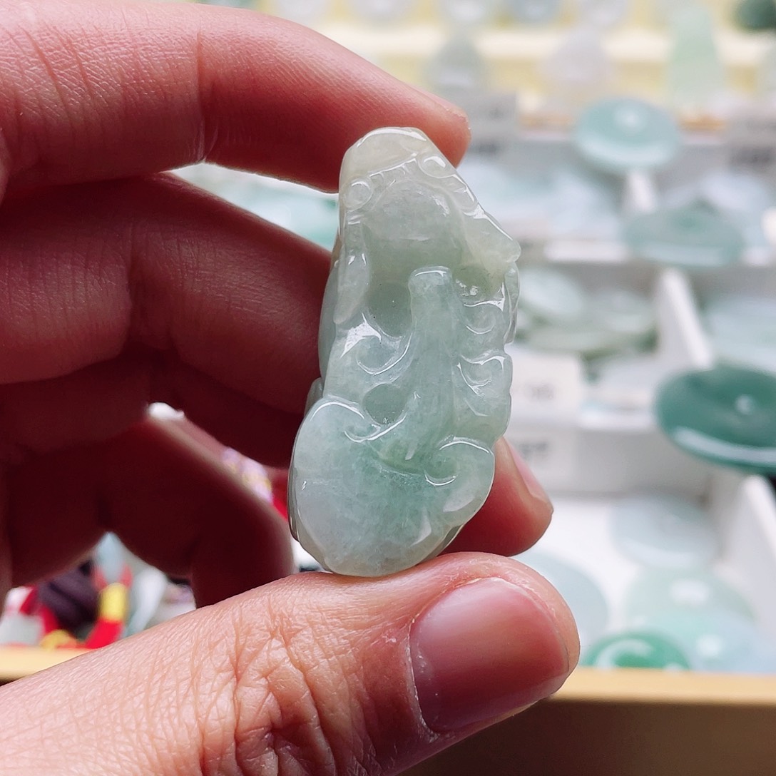 翡翠颈饰未镶嵌天然翡翠