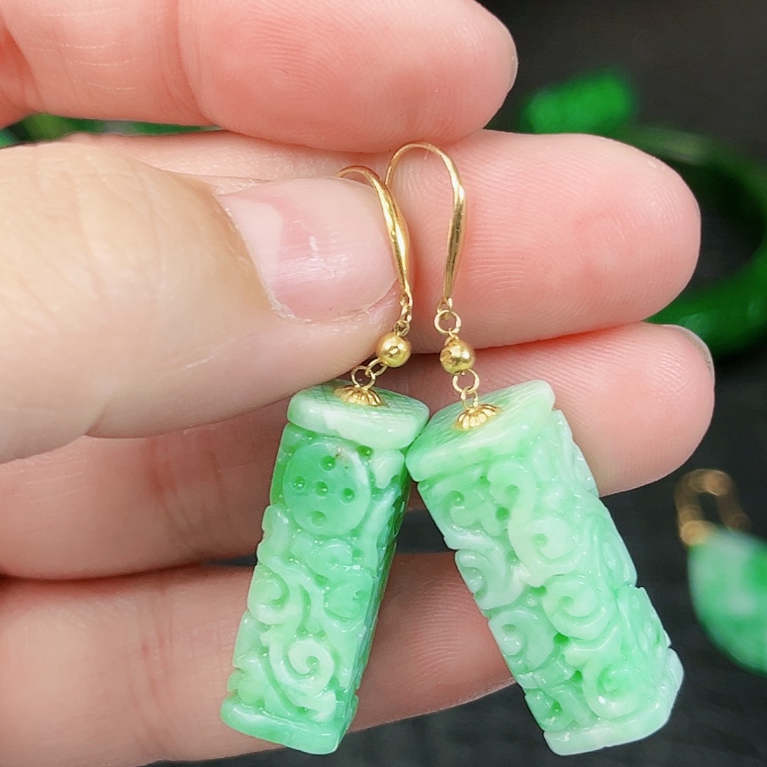 翡翠颈饰18K金镶嵌耳饰