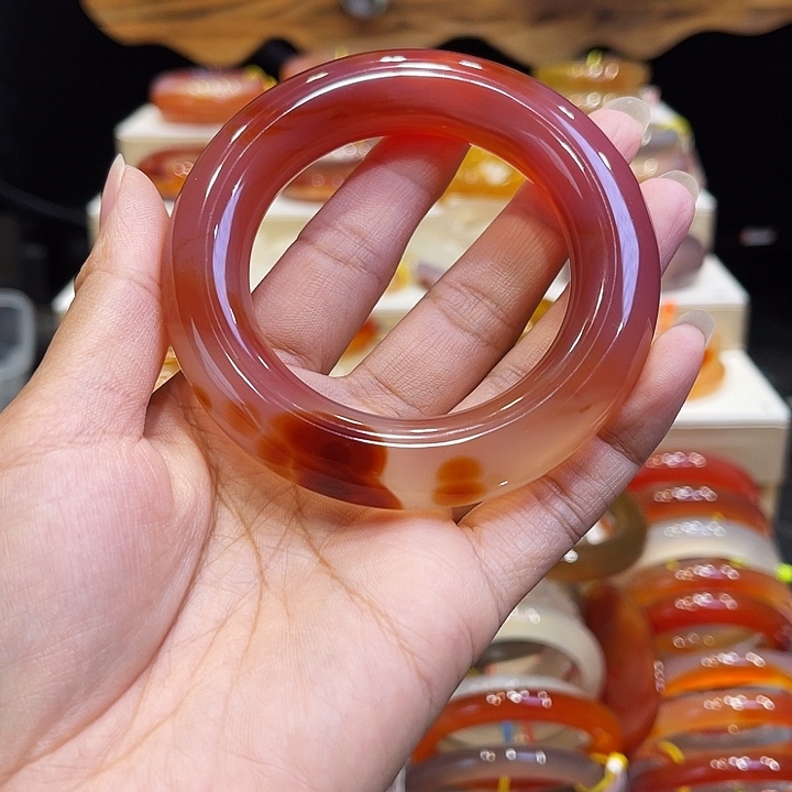 旯***旯玛瑙/玉髓手镯未镶嵌