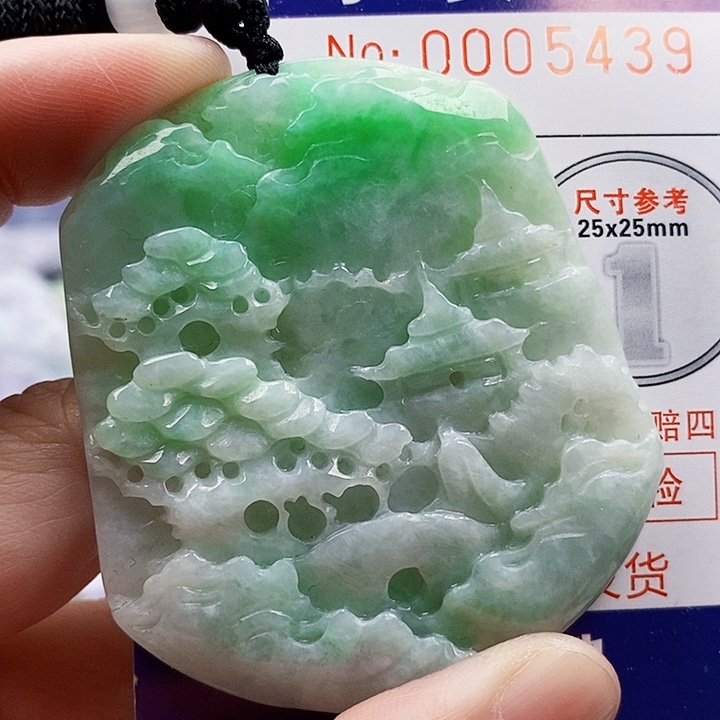 吊坠(不含链)未镶嵌翡翠