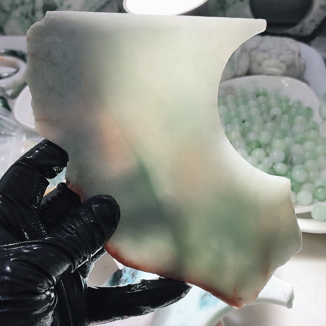 翡翠未镶嵌颈饰边角料