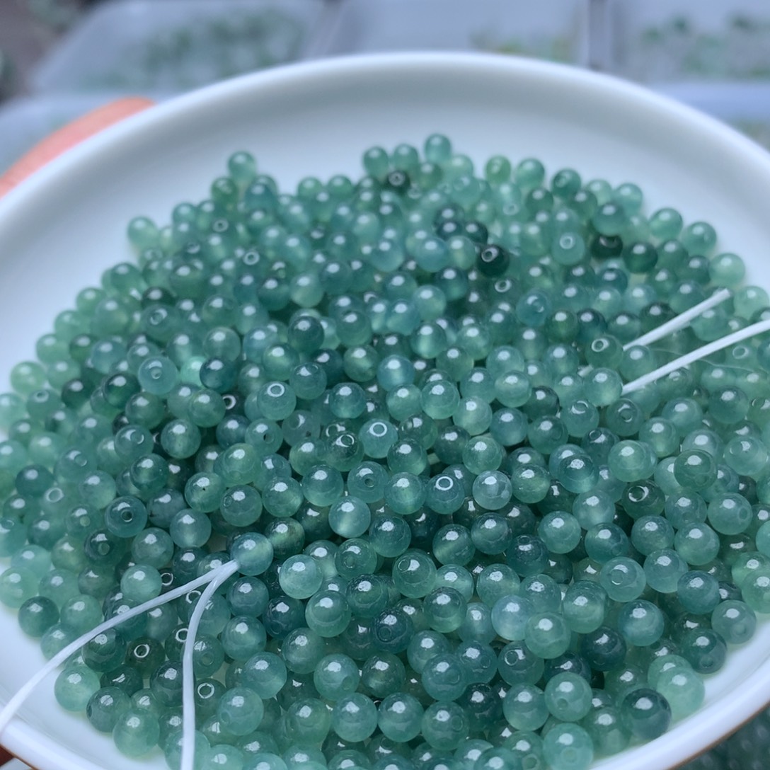 翡翠散珠卡4的冰透蓝水小米珠30个 单圈拍两份