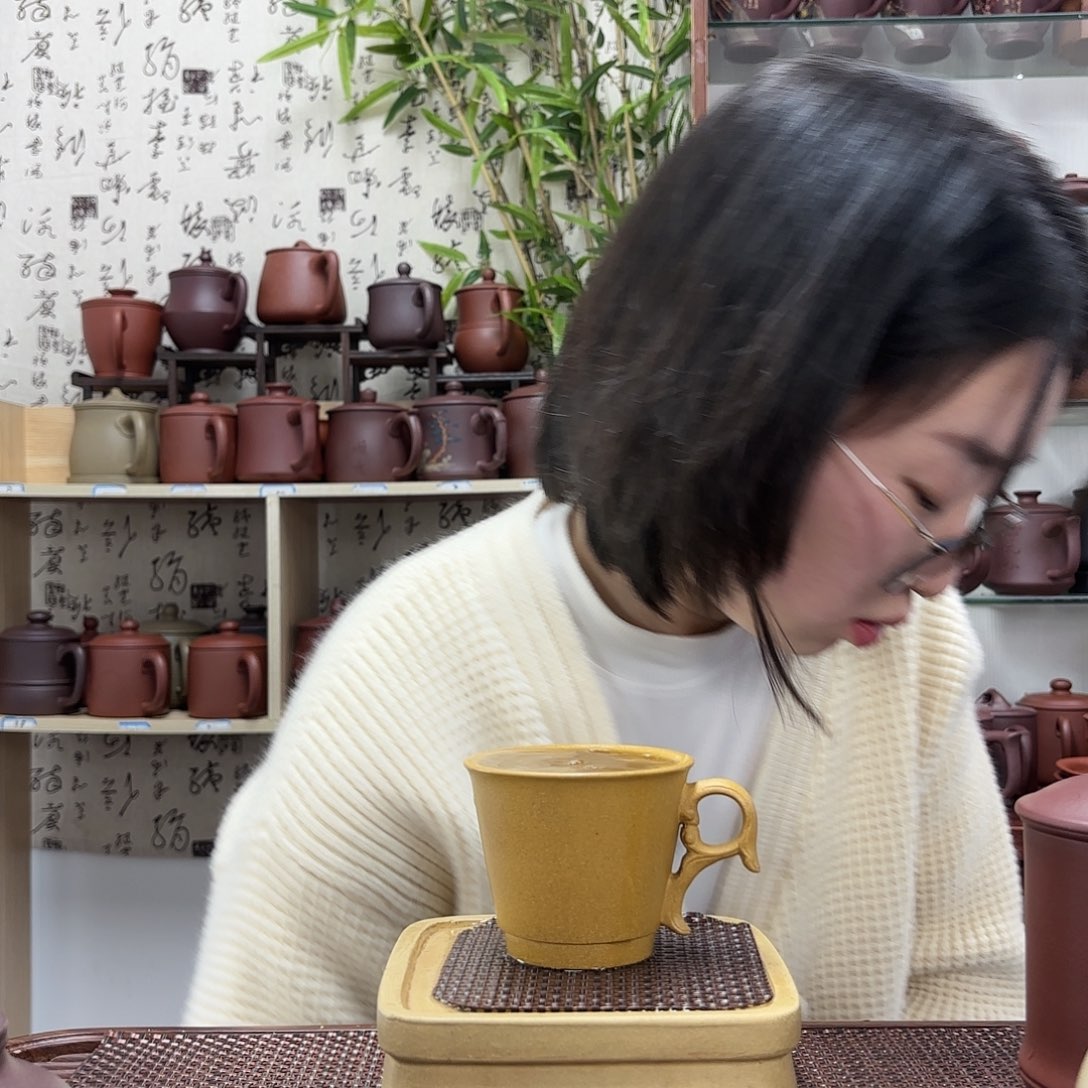 紫砂茶杯宜兴紫砂无礼盒黄金段带把主人杯