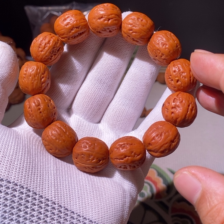 文玩核桃手串……35