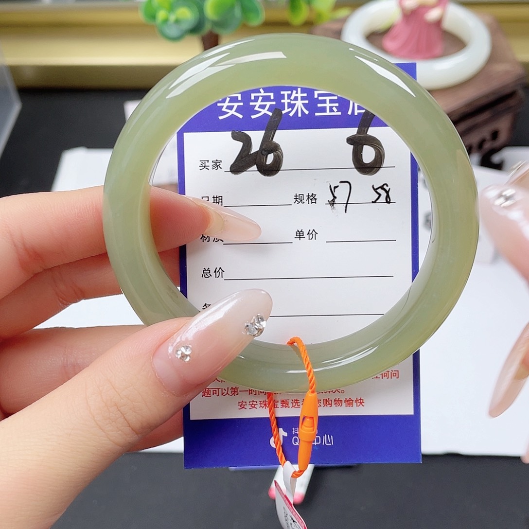 和田玉未镶嵌手镯