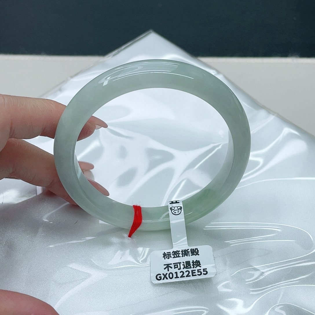 翡翠手镯未镶嵌正60