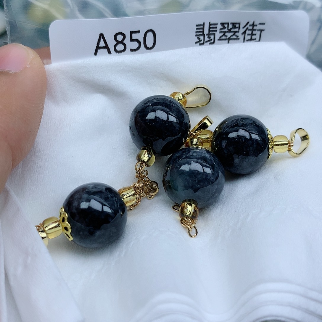 翡翠颈饰未镶嵌手串