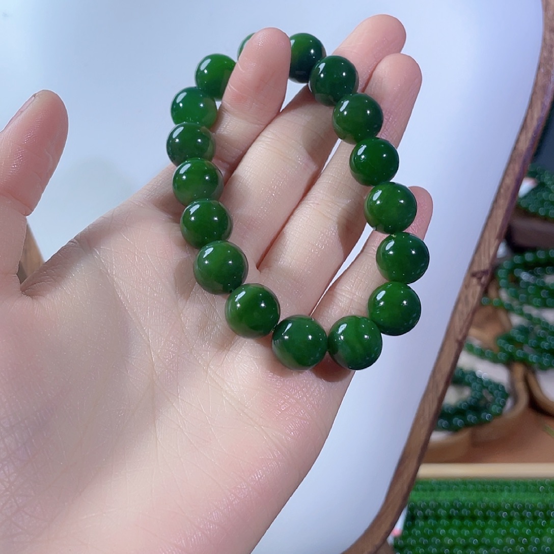 镜***人和田玉未镶嵌颈饰12