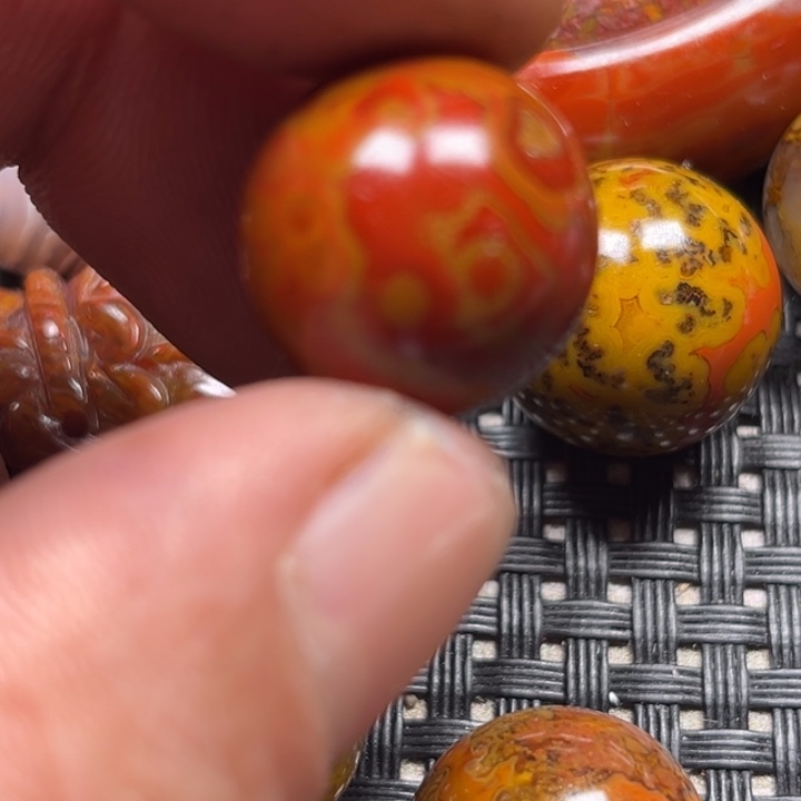 未镶嵌颈饰玛瑙/玉髓金**煌