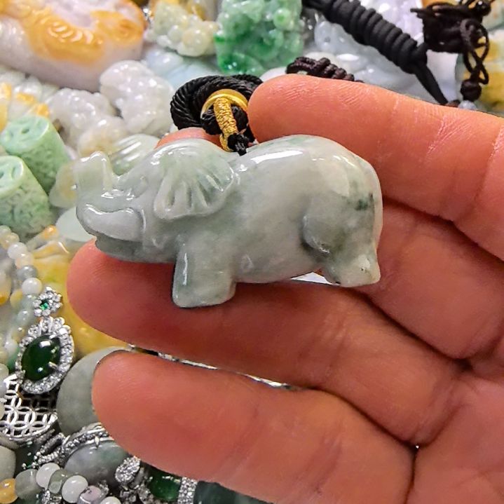 翡翠颈饰未镶嵌吊坠